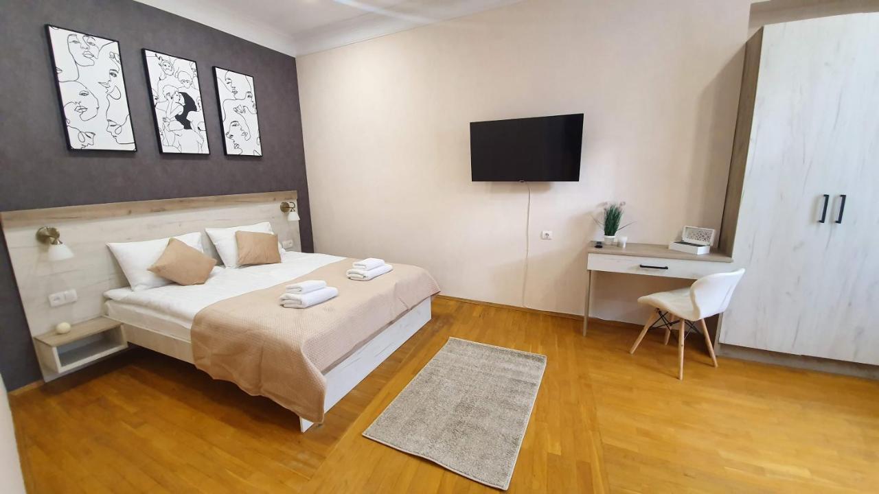Demar Apart Herzena Lviv Buitenkant foto