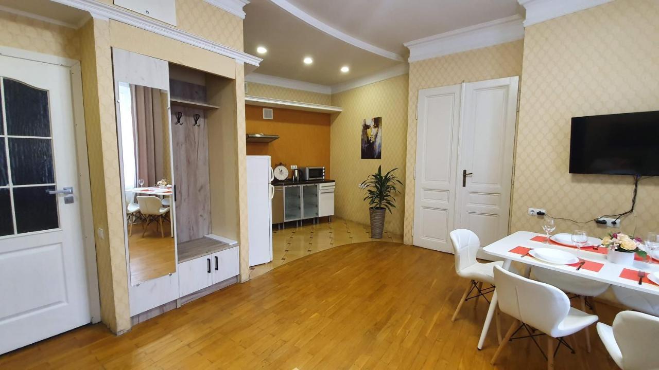 Demar Apart Herzena Lviv Buitenkant foto